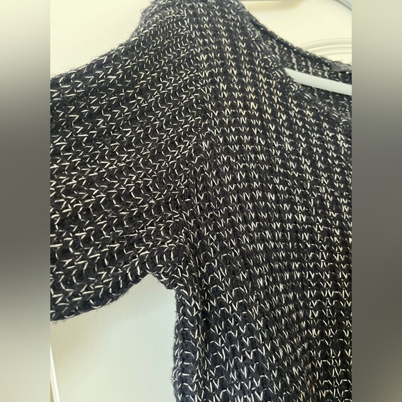 TopShop Knit Black Short Sleeve Sweater Women’s Size US 10 - Picture 9 of 14